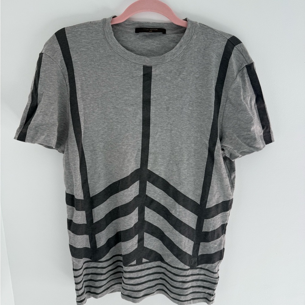 Louis Vuitton Gray and Black Geometric Tee